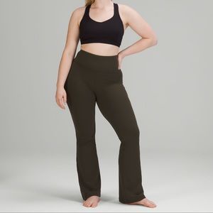 NWOT Groove Super-High Rise Flared Pant Nulh